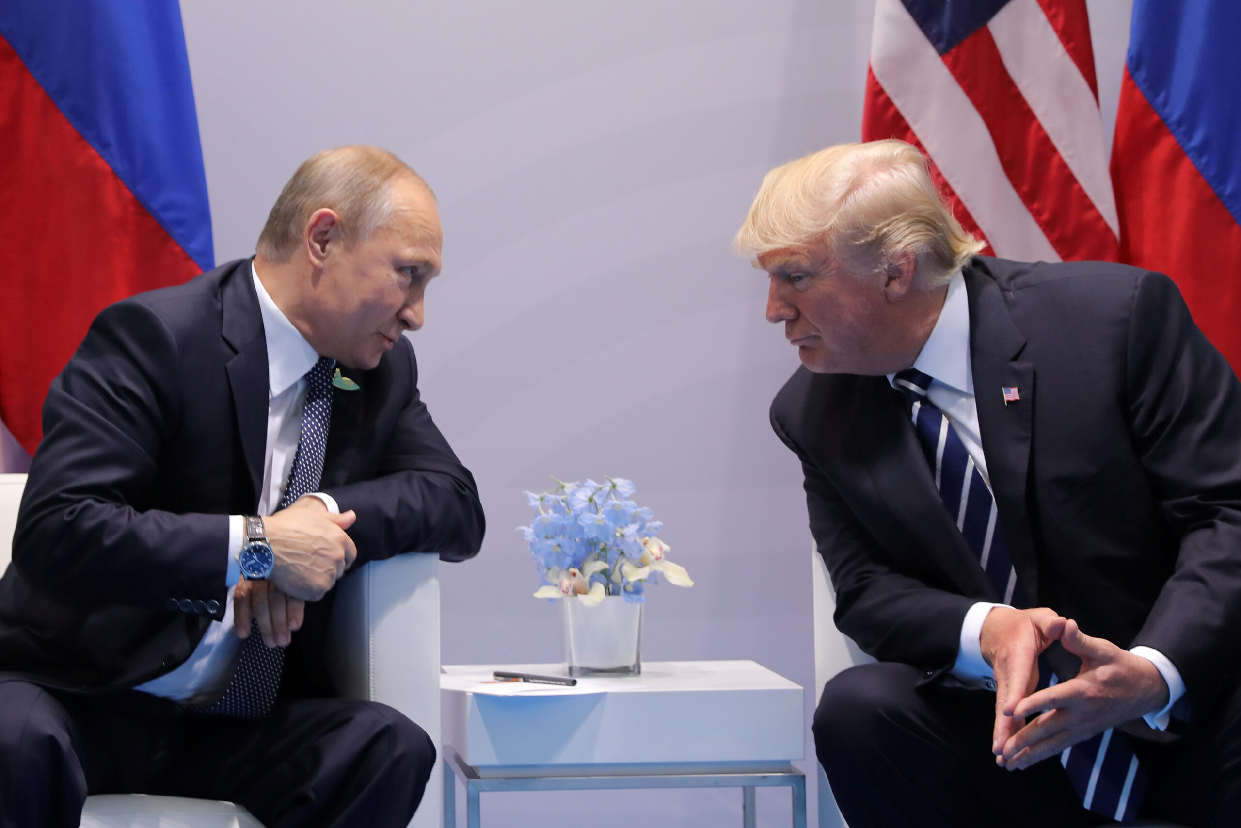 Трамп и&nbsp;Путин провели телефонные переговоры. Они длились больше часа и&nbsp;не были заранее анонсированы