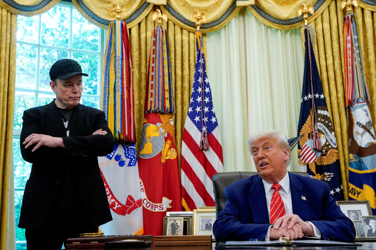 Илон Маск заявил о&nbsp;связи Дональда Трампа с&nbsp;арестованным за&nbsp;торговлю детьми Джеффри Эпштейном