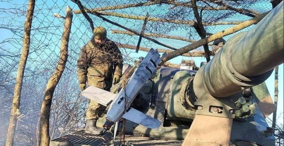 Именно через Китай в&nbsp;Россию поставляют компоненты западных производителей вроде Texas Instruments, Intel и&nbsp;Analog Devices<br />
