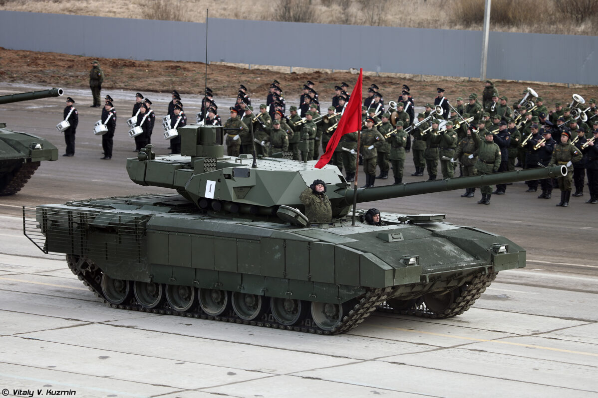 Танк Т-14&nbsp;на&nbsp;платформе «Армата» заявлялся Россией как современный образец тяжёлой наземной техники. Проект так и&nbsp;не&nbsp;реализовали