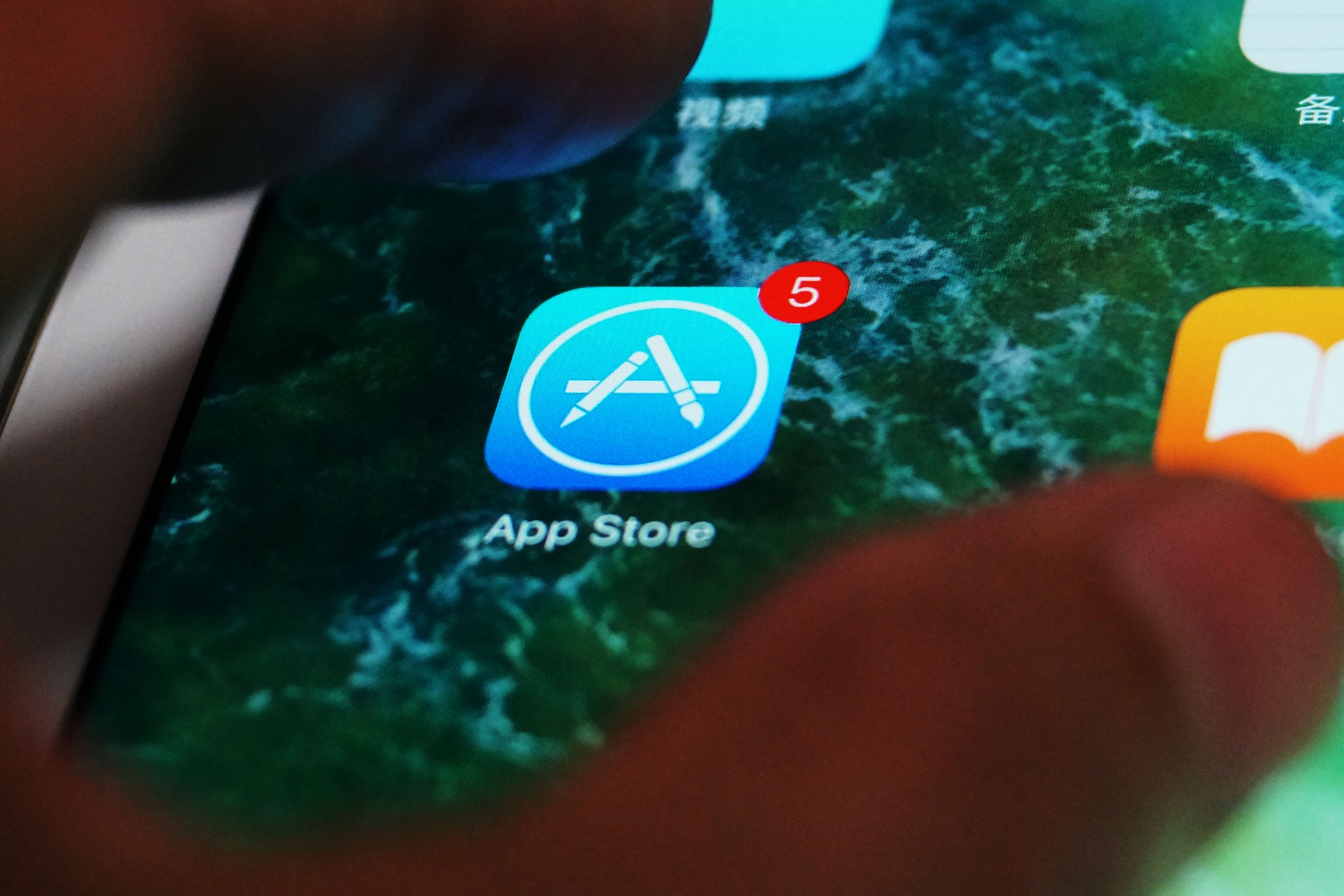 Как перейти в&nbsp;иностранный App Store или завести новый аккаунт Apple ID&nbsp;и&nbsp;платить за&nbsp;приложения и&nbsp;подписки на&nbsp;сервисы на&nbsp;iPhone