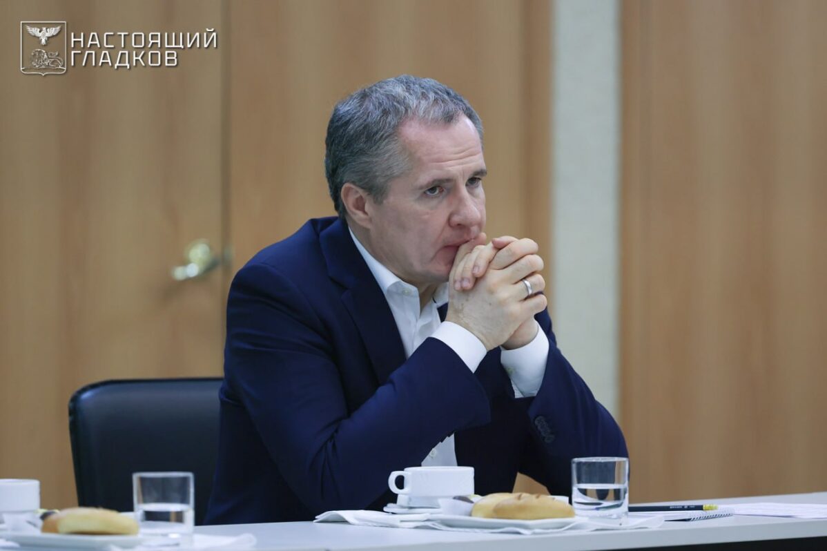 Бывший белгородский губернатор Вячеслав Гладков из&nbsp;ноунейма стал кем-то вроде «народного начальника» за&nbsp;счет регулярного прямого общения с&nbsp;гражданами
