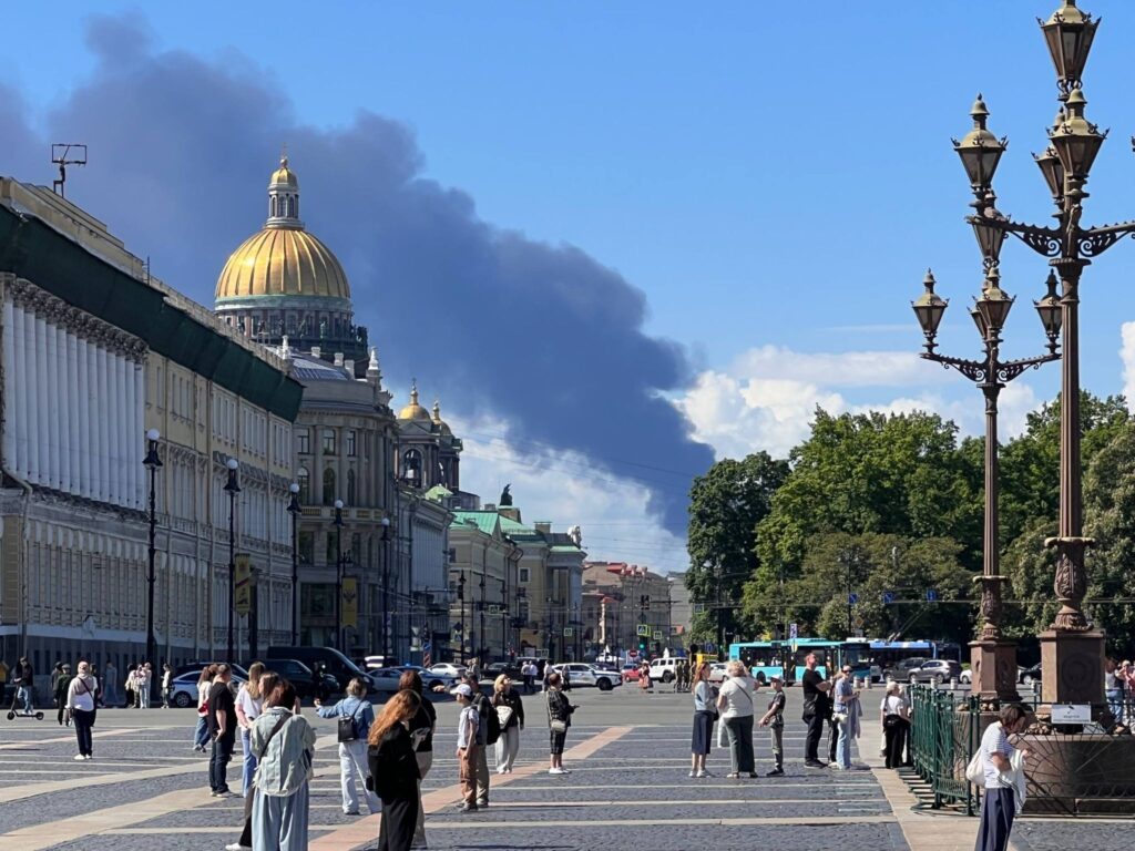 Российские чиновники, присутствовавшие на&nbsp;ПМЭФ-2026 равнодушно восприняли удары БПЛА по&nbsp;Санкт-Петербургу